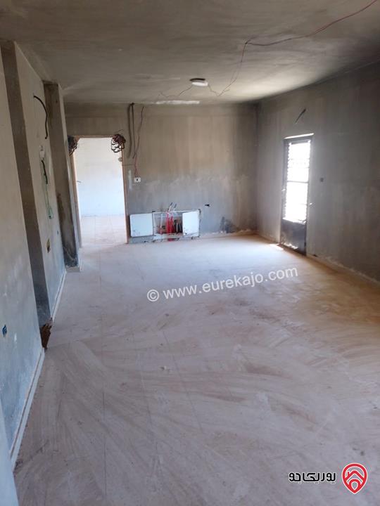 بيت مستقل غير مشطب مساحة 225م على أرض 900م للبيع في عمان - البيضاء