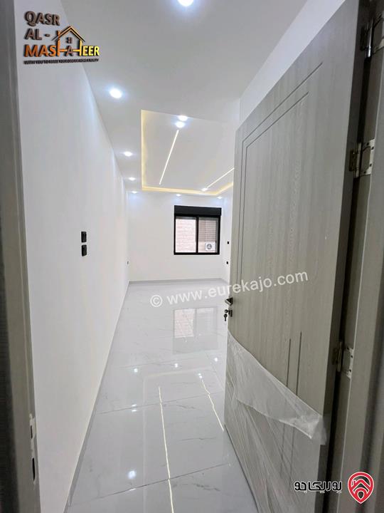 شقة مميزة طابق ثاني مساحة 120م للبيع بالاقساط في عمان - الجبيهة 