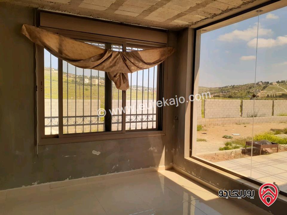 مزرعة نظام شاليه مساحة الأرض 7 دونم والبناء 140م للبيع في المفرق حمامه العموش 