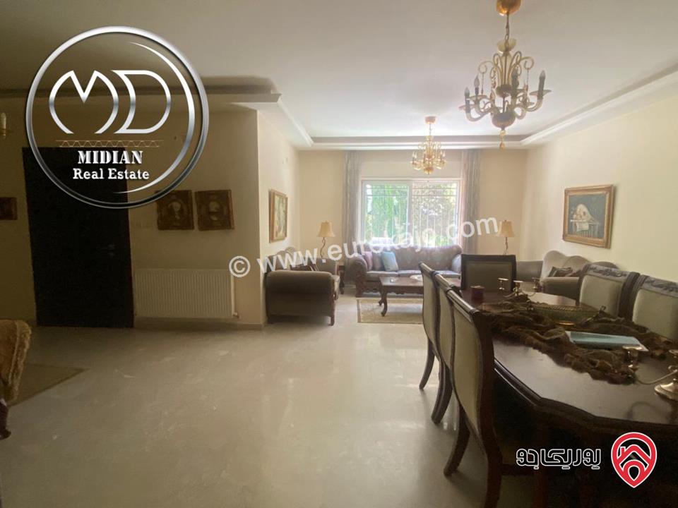 شقة أرضية دوبلكس للبيع في عمان - ضاحية النخيل مساحة 275م مع ترس و حديقة 200م تشطيبات سوبر ديلوكس بسعر مميز