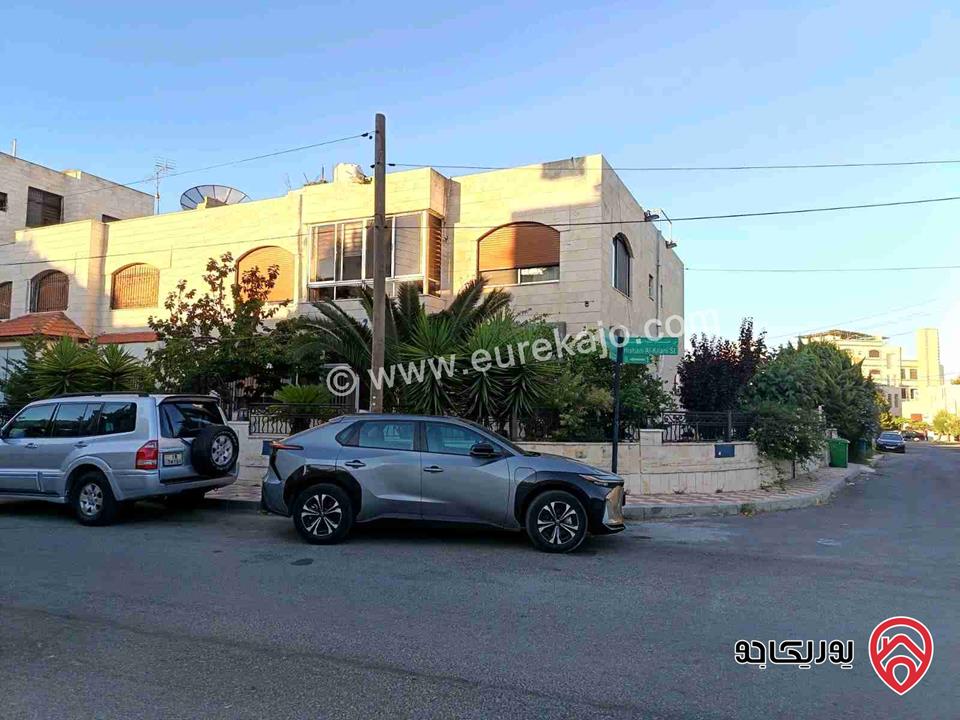 بيت متلاصق مساحة 400م على أرض 370م للبيع في عمان - أجمل مناطق الجندويل