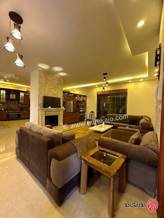 بيت مستقل مساحة 460م على ارض 606م  للبيع في الزرقاء - رجم الشوف 