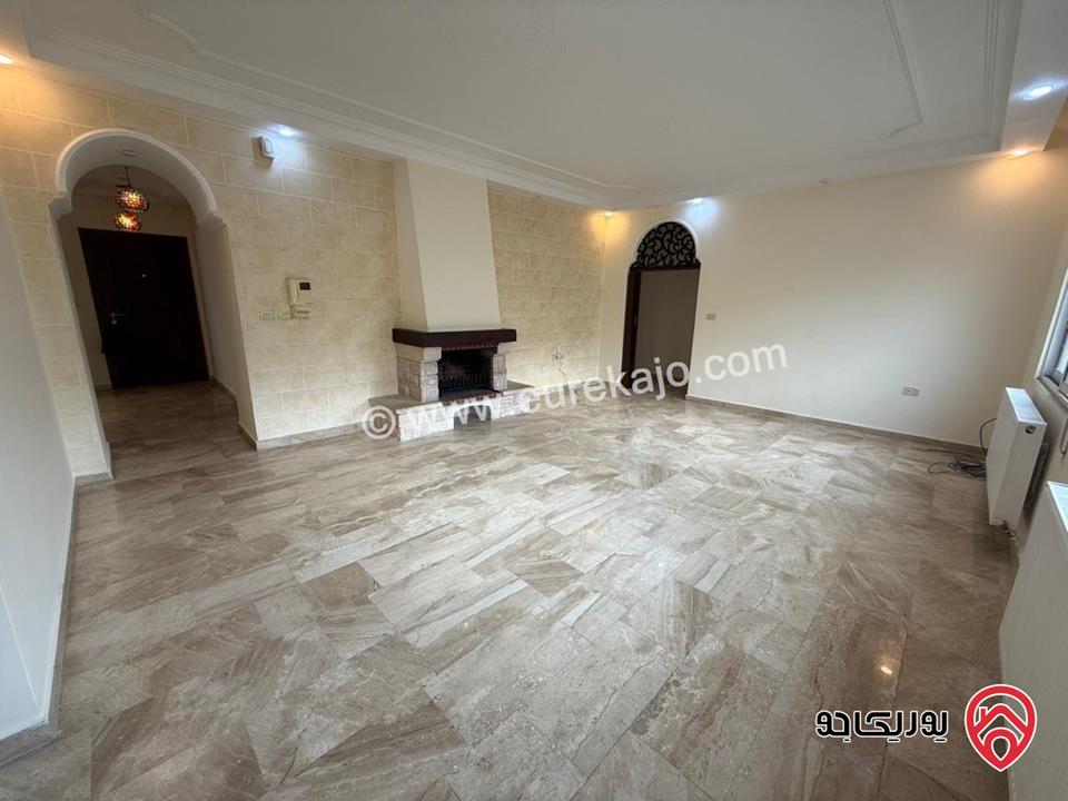 شقة طابق ثالث مساحة 190م للايجار في عمان - الكرسي