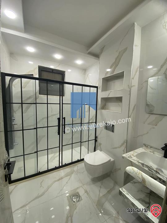 شقة فاخرة للبيع في عمان - خلدا قرب إشارة البنك العربي ومركز زها 220م مع ترسات 300م لم تسكن