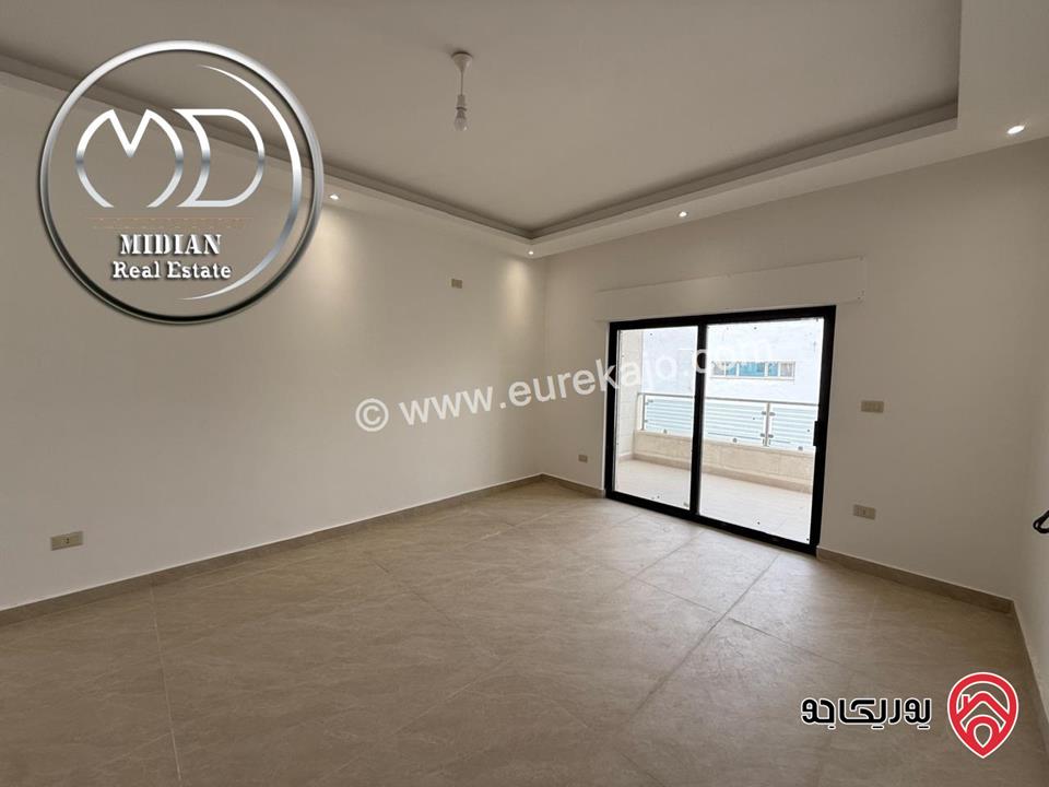 شقة دوبلكس جديدة للبيع في عمان - جبل عمان طابق أخير مع روف مساحة 250م مع تراسات تشطيبات ديكورات عصرية فاخرة اطلالة رائعة 