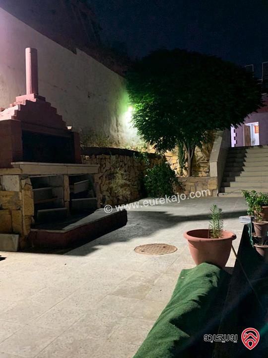 مزرعة مساحة الأرض 4 دونمات مع شاليه 250م للبيع في جرش خلف جامعة فيلادلفيا