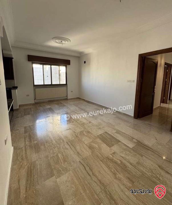 شقة مساحة 170م طابق ثالث للايجار في ام عمان - اذينة 