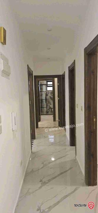 شقة شبه أرضية مساحة 180م داخلي و 100م خارجي للبيع في عمان - طبربور