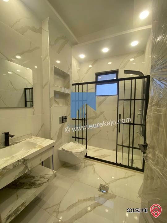 شقة فاخرة للبيع في عمان - خلدا قرب إشارة البنك العربي ومركز زها طابق ثاني 220م تشطيب سوبر ديلوكس لم تسكن