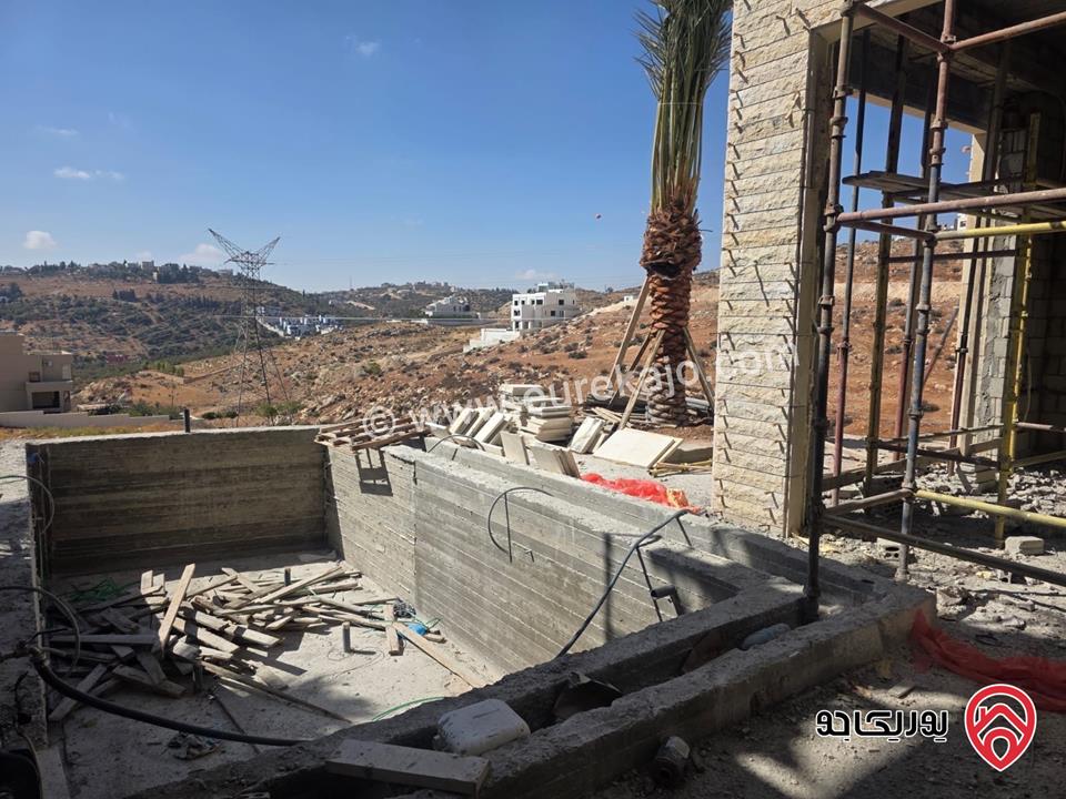 فيلاعدد 2 مساحة البناء 500م لكل فيلا على أرض المساحة الكلية 1 دونم للبيع في عمان - دابوق 