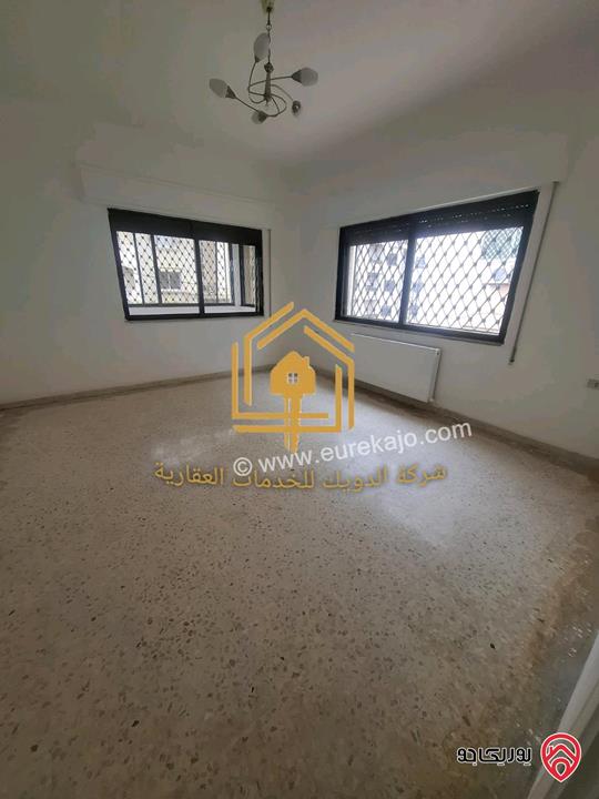 شقة فارغة طابق اول مساحة 130متر للإيجار في عمان - الجاردنز 