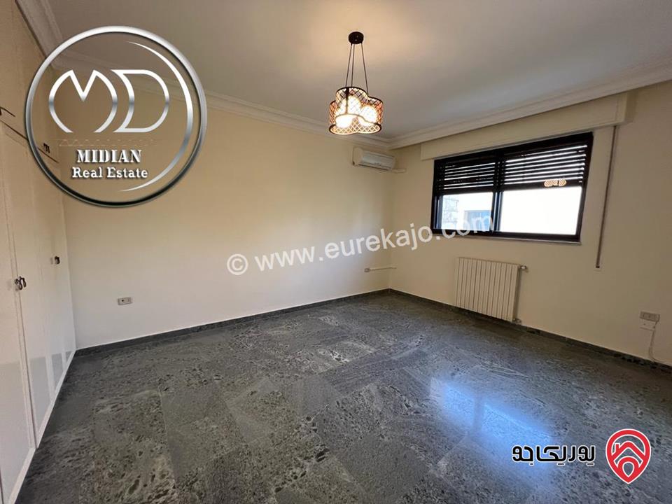 شقة طابقية فارغة للايجار في عمان - جبل عمان مساحة 320م طابق ثاني اطلالة جميلة تشطيبات سوبر ديلوكس