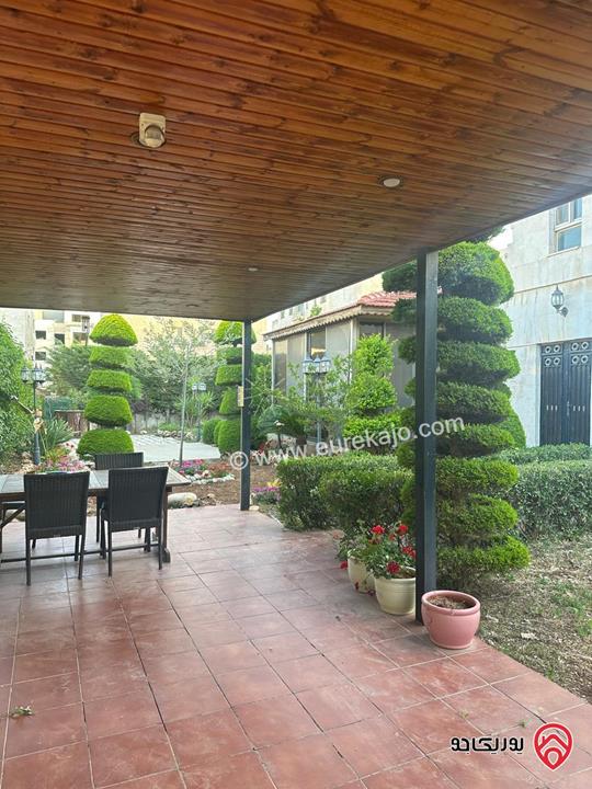 أرض سكنية مساحة 840م عليها منزل 217م للبيع في عمان - الجندويل