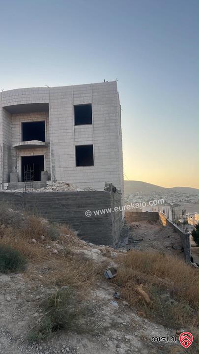 بيت مستقل 3 طوابق للبيع في الزرقاء - ضاحية الصالحية