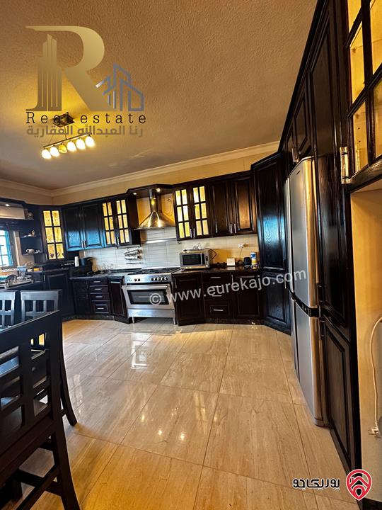 شقة طابق ثالث مساحة 232م للبيع في عمان - ضاحية النخيل 