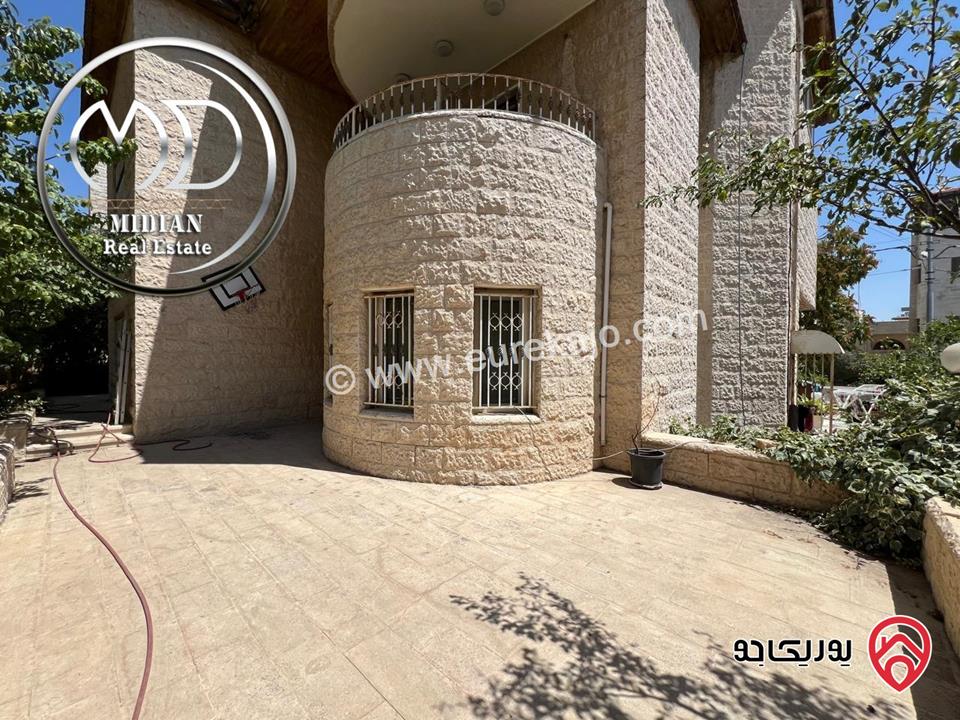 فيلا دوبلكس مستقلة للبيع في عمان - خلدا مساحة 600م مع تراسات و حدائق تشطيبات و ديكورات سوبر ديلوكس بسعر مميز جداً 