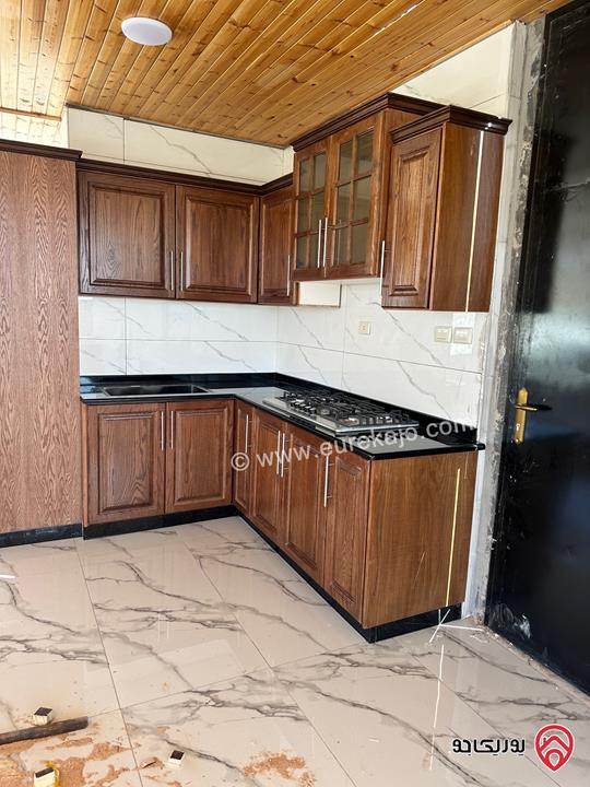 مزرعة مساحة 3400م للبيع في الزرقاء - الكمشه  شارع الاردن قريبة من مطعم قصر الجبل