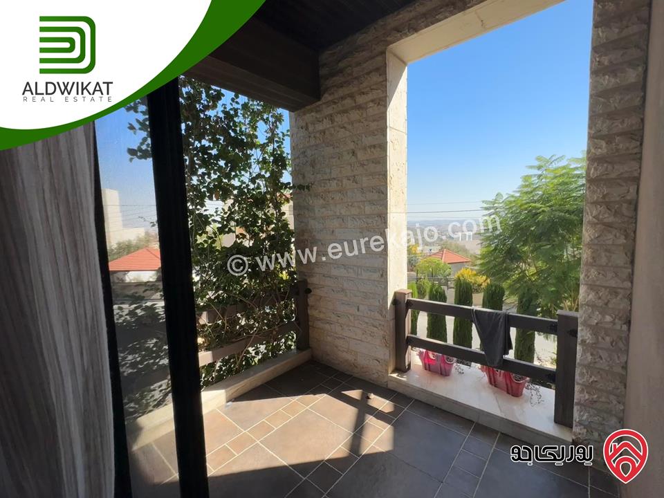 فيلا مستقلة للبيع في عمان - بدر الجديدة مساحة الارض 985م ومساحة البناء 1200م ومساحة الحديقة 400م ومساحة الترس 200م ذات موقع واطلالة مميزة