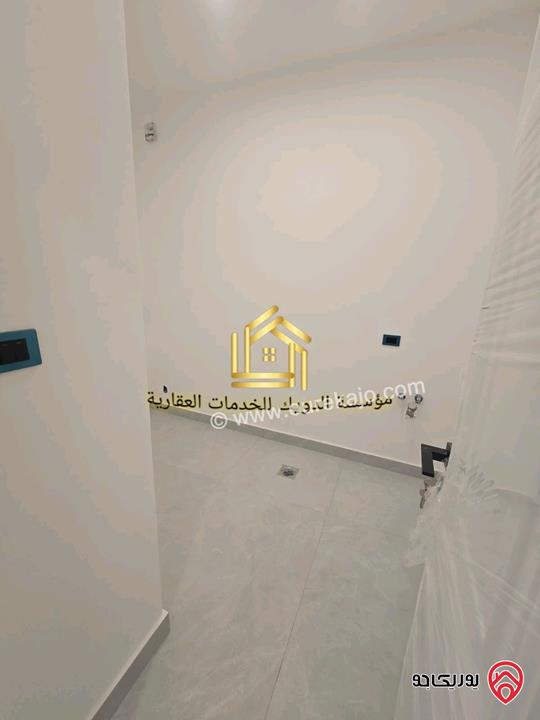 شقة جديدة لم تسكن مساحة 190م طابق أول للايجار في عمان - الرابية