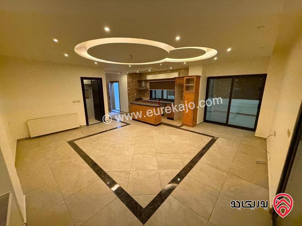 روف طابق ثاني مساحة 100م داخلي و 100م خارجي للايجار في عمان - دابوق 