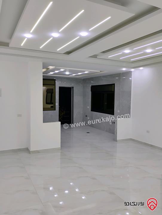 شقه مساحة 180 متر طابق ثاني تشطيبات فلل للبيع في الزرقاء الجديدة - اقساط بدون وساطة البنوك على 3 سنوات