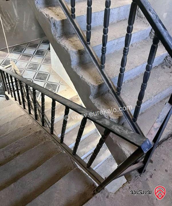 منزل مستقل 3 طوابق على أرض 750م للبيع في المفرق من المالك