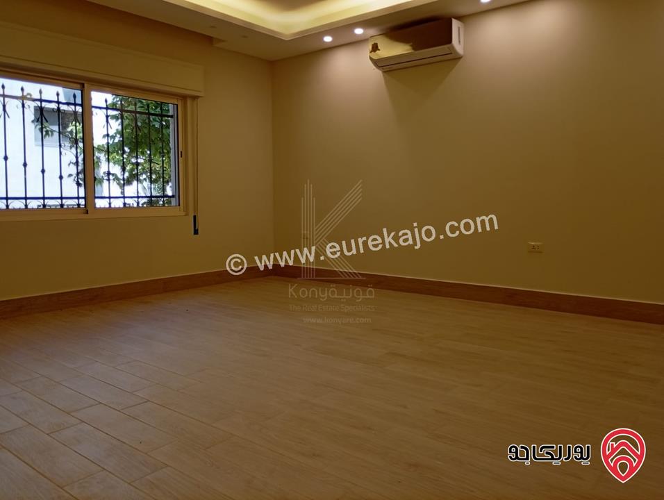 شقة فاخرة حديثة طابق ارضي معلق مساحة 388م للايجار في عمان - دير غبار