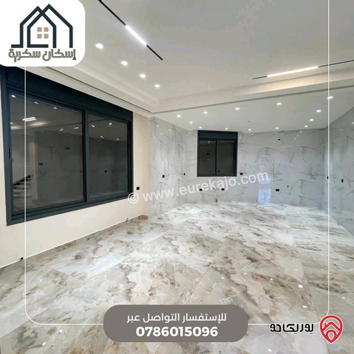 فلل متلاصقة مساحة 250م على أرض 450م للبيع في اربد - جحفية 