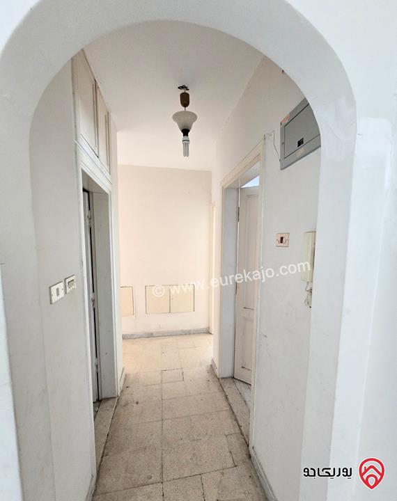 شقة طابق ثاني مساحة 120م للبيع في عمان - الرابية