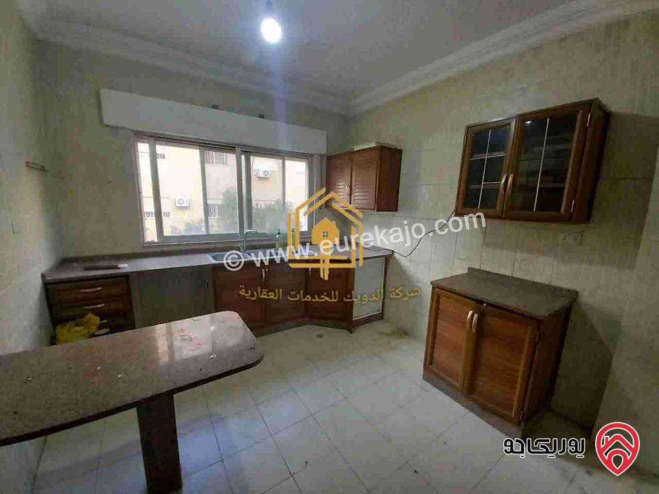 شقة فارغة طابق اول مساحة 110م للإيجار في عمان - ام السماق 