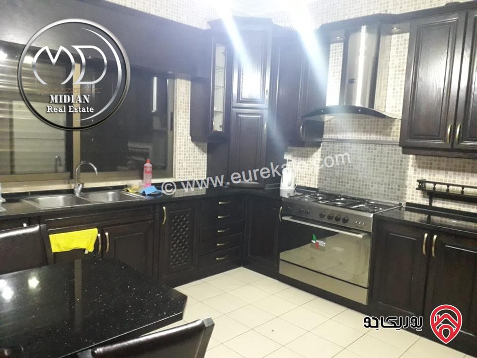 شقة أرضية مفروشة للايجار في عمان - خلدا مساحة 200م مع ترس و حديقة 150م تشطيبات و فرش سوبر ديلوكس بسعر مميز