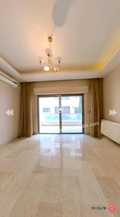 شقة طابق أول مساحة 194م للبيع في عمان - ام أذينة قرب شارع مكة 