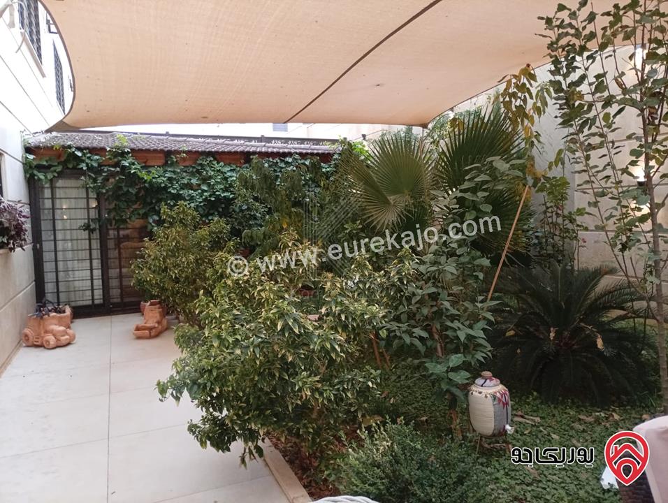 شقة فاخرة شبه أرضية مساحة 221م داخلي و 280م خارجي للبيع في عمان - على طريق المطار