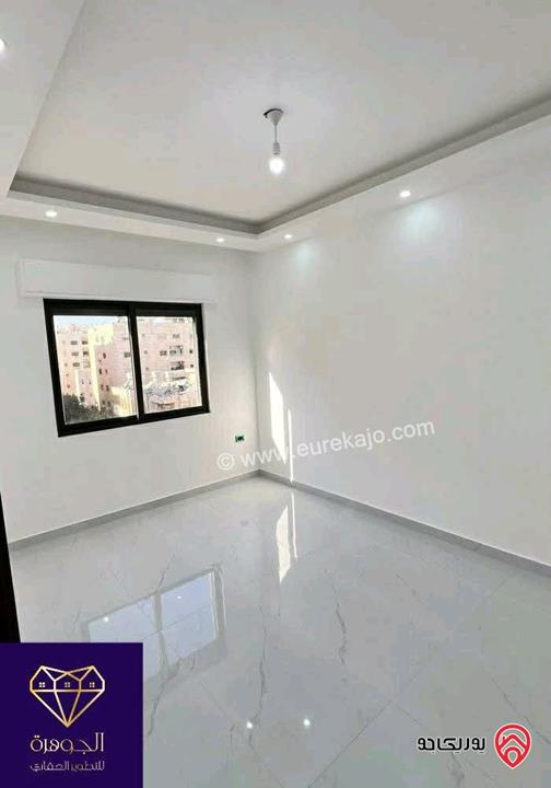 عرض خاص ع اخر شقة طابق اول لم تسكن 140م للبيع بسعر مغري في عمان - الجاردنز 