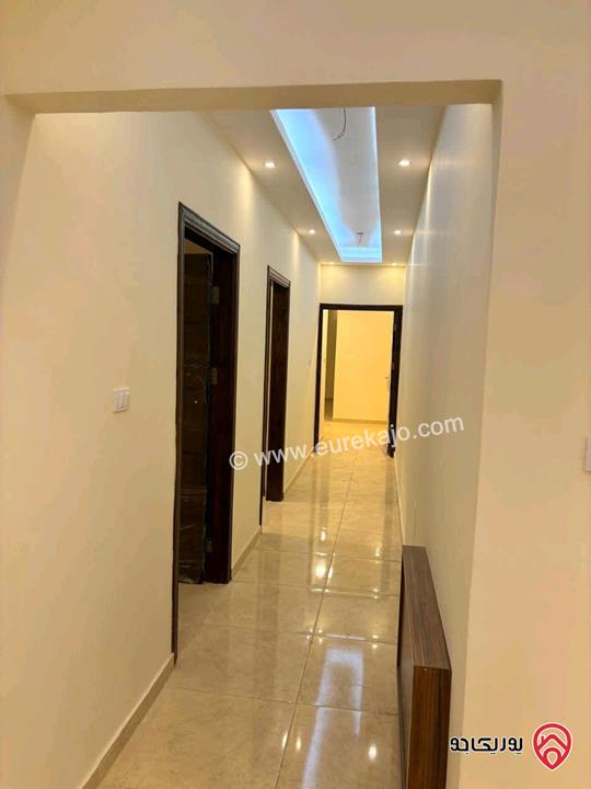 شقة طابق ارضي مساحة 190م للبيع في الزرقاء الجديدة