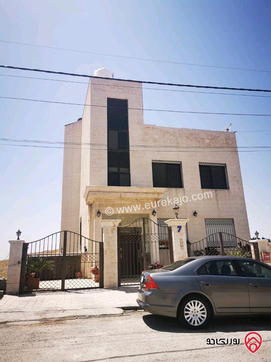 فيلا مع شقق طابقية على أرض 700م للبيع في عمان - طريق المطار