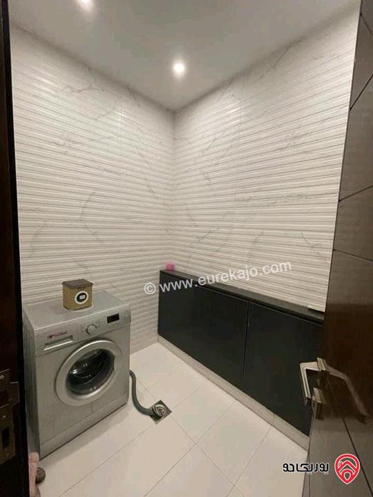 شقة أرضية مساحة 151م داخلي و 150م خارجي للبيع في عمان - قرب جامعة البتراء على شارع المطار