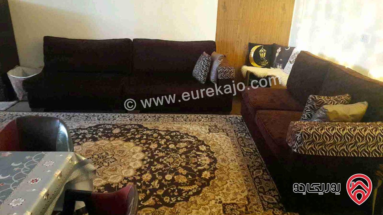 شقة شبة ارضي مساحة 70م داخلي و 120م خارجي للبيع في اربد حي مجمع الشيخ خليل 