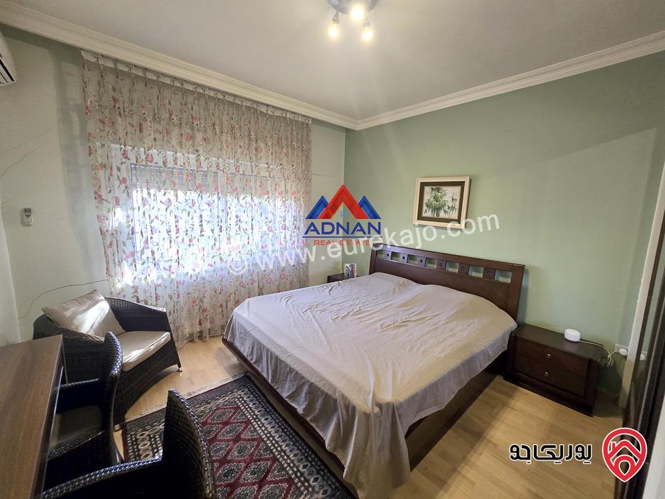 شقة فخمة طابق ثاني مساحة 222م مطلة للبيع في عمان - الرابية