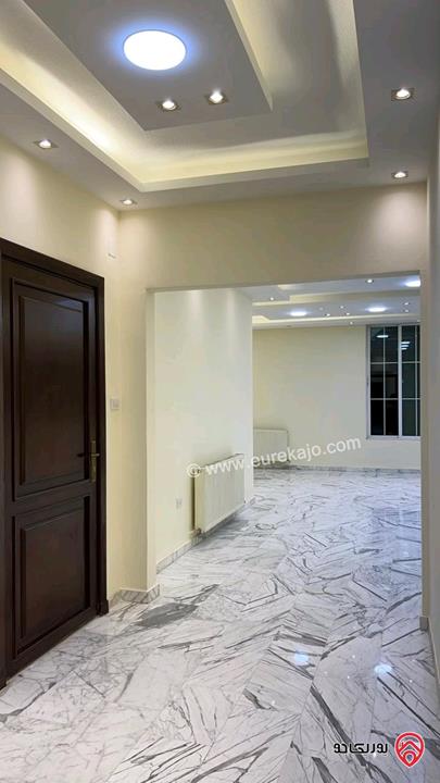 شقة مساحة 191م طابق أول للبيع في عمان - الرابية