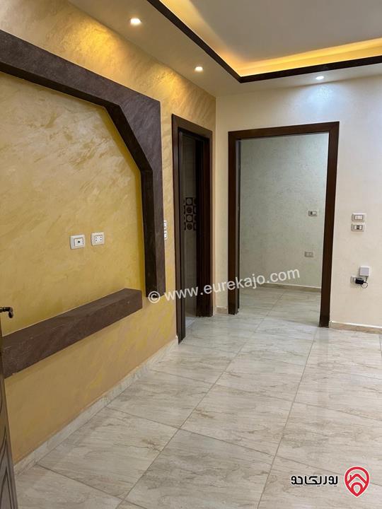 شقة طابق أول مساحة 167م للبيع في الزرقاء الجديدة