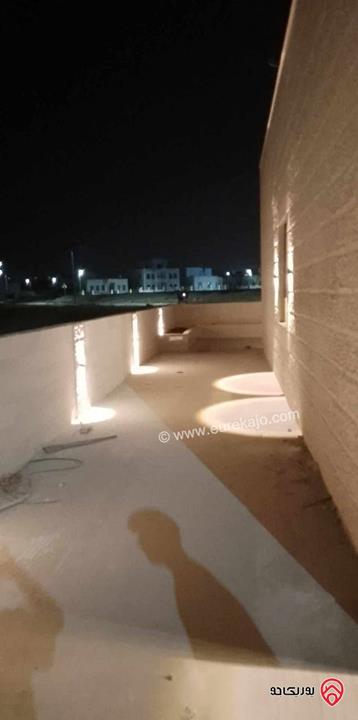 فيلا مساحة 200م على أرض 400م للبيع في الزرقاء - مدينة الشرق