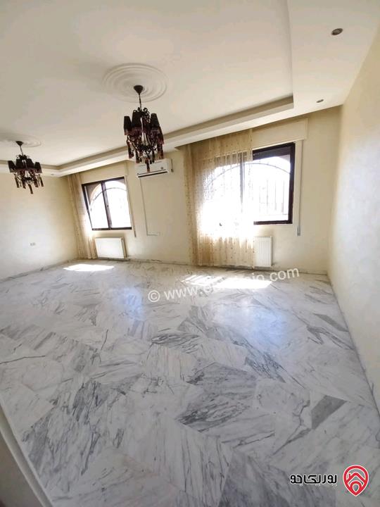 شقة طابق ثالث مساحة 160م للبيع في عمان - تلاع العلي