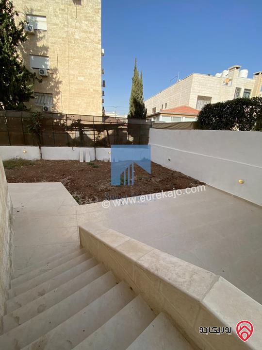 شقة أرضية (شبه فيلا) طابقية فاخرة للبيع في عمان - الرابية قرب الكالوتي 425م مع حديقة وترسات 500م