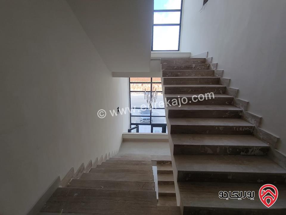 شقق جديدة مساحات 175 /155م للبيع في عمان - حي الصحابة رجم عميش  