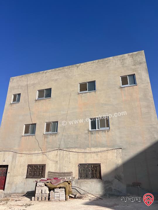 منزل مستقل 3 طوابق على أرض 700م للبيع في المفرق