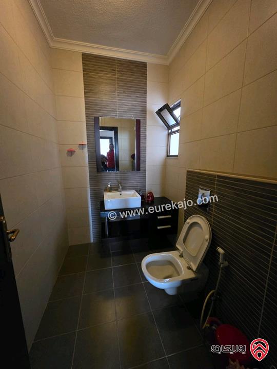 شقة طابق ثالث مساحة 190م للإيجار فارغة في عمان - خلدا 