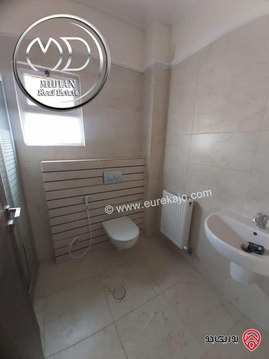 شقة ارضية فارغة للايجار في عمان - ام السماق مساحة 165م مع ترس و حديقة 130م تشطيبات و ديكورات سوبر ديلوكس جديدة لم تسكن بسعر مميز