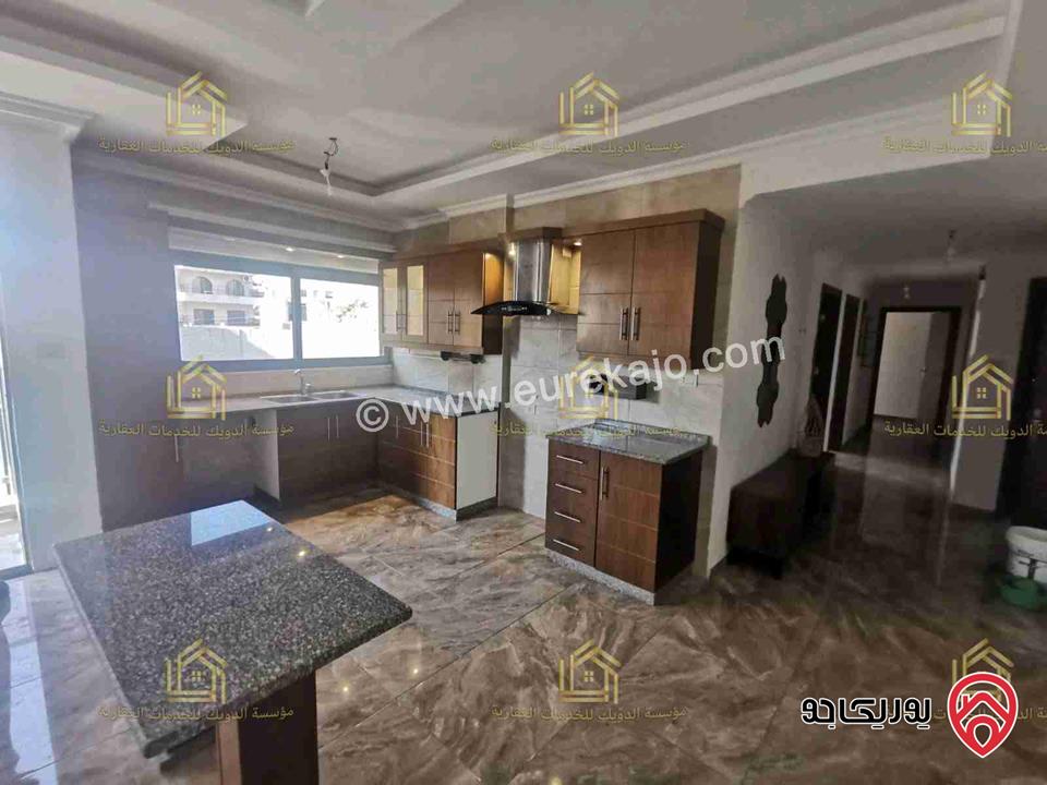 شقة فارغة طابق ثاني مساحة 110م للإيجار في عمان - الرابية 