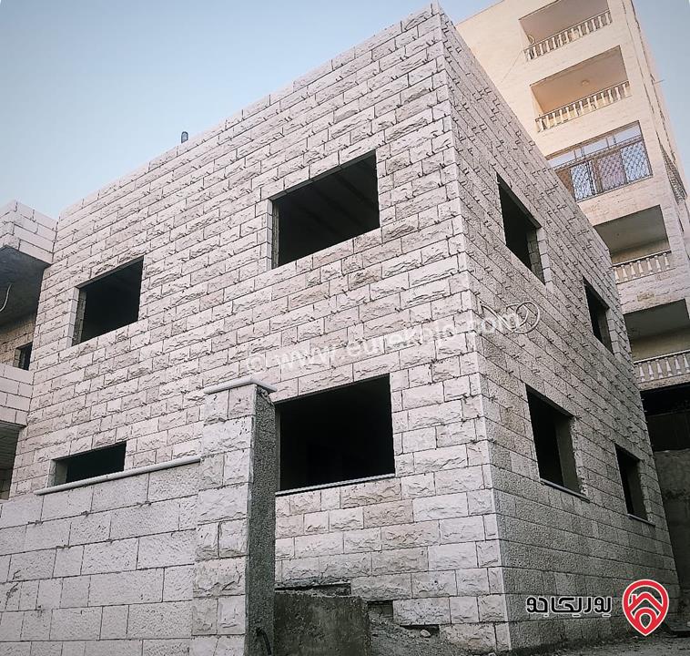 بيت مستقل طابقين عظم على أرض مساحة 351م للبيع في عمان - طبربور